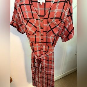 Orange/red casual dress with plaid design